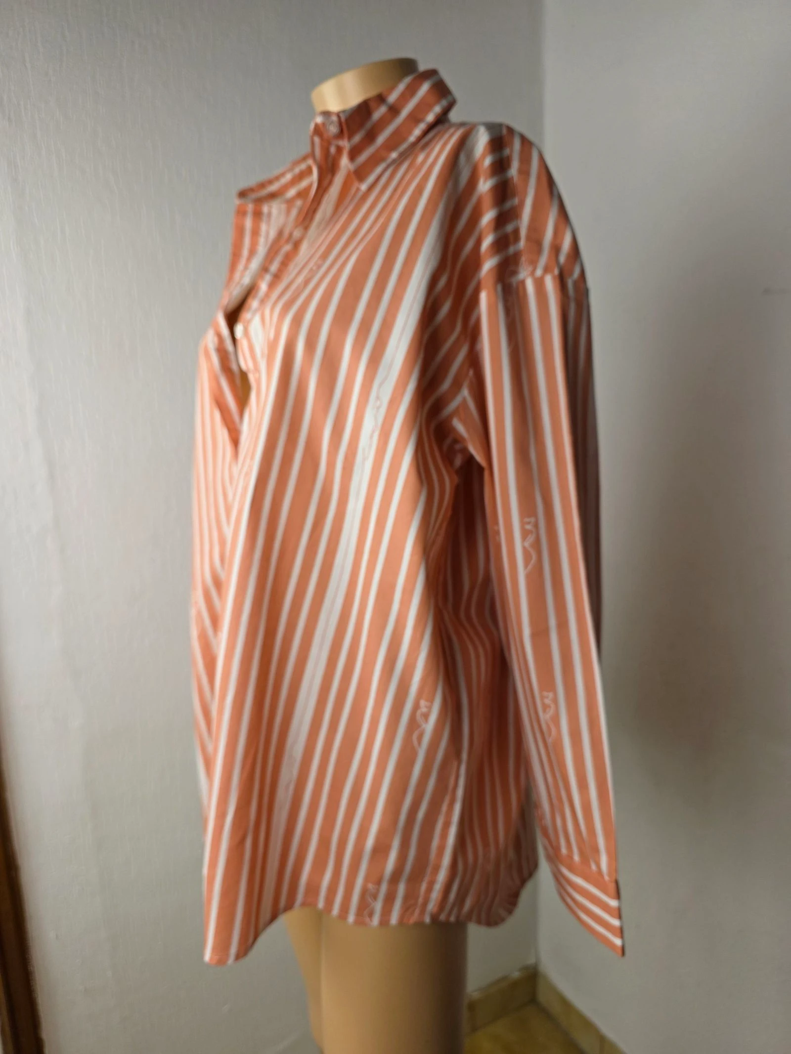 Linda camisa oversize listrada colaboração Ginger Box x IKA Paris Tamanho único – photo 3